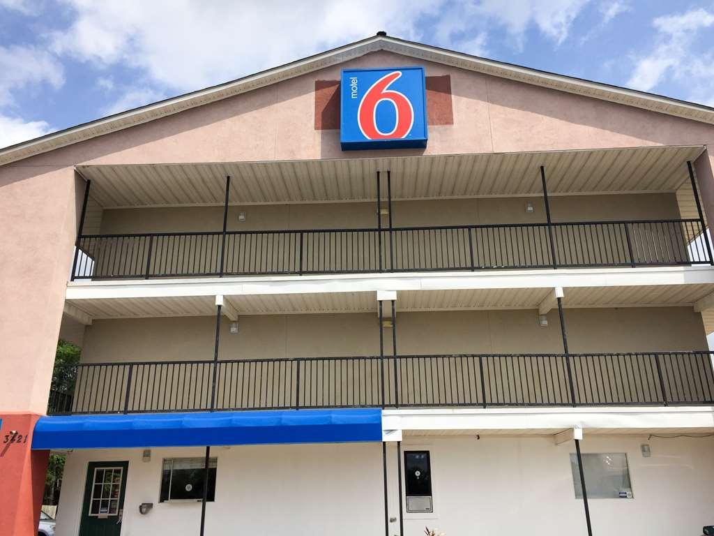 6号套房酒店-奥古斯塔 奧古斯塔 外观 照片