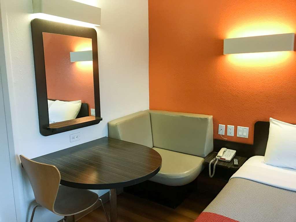 6号套房酒店-奥古斯塔 奧古斯塔 客房 照片