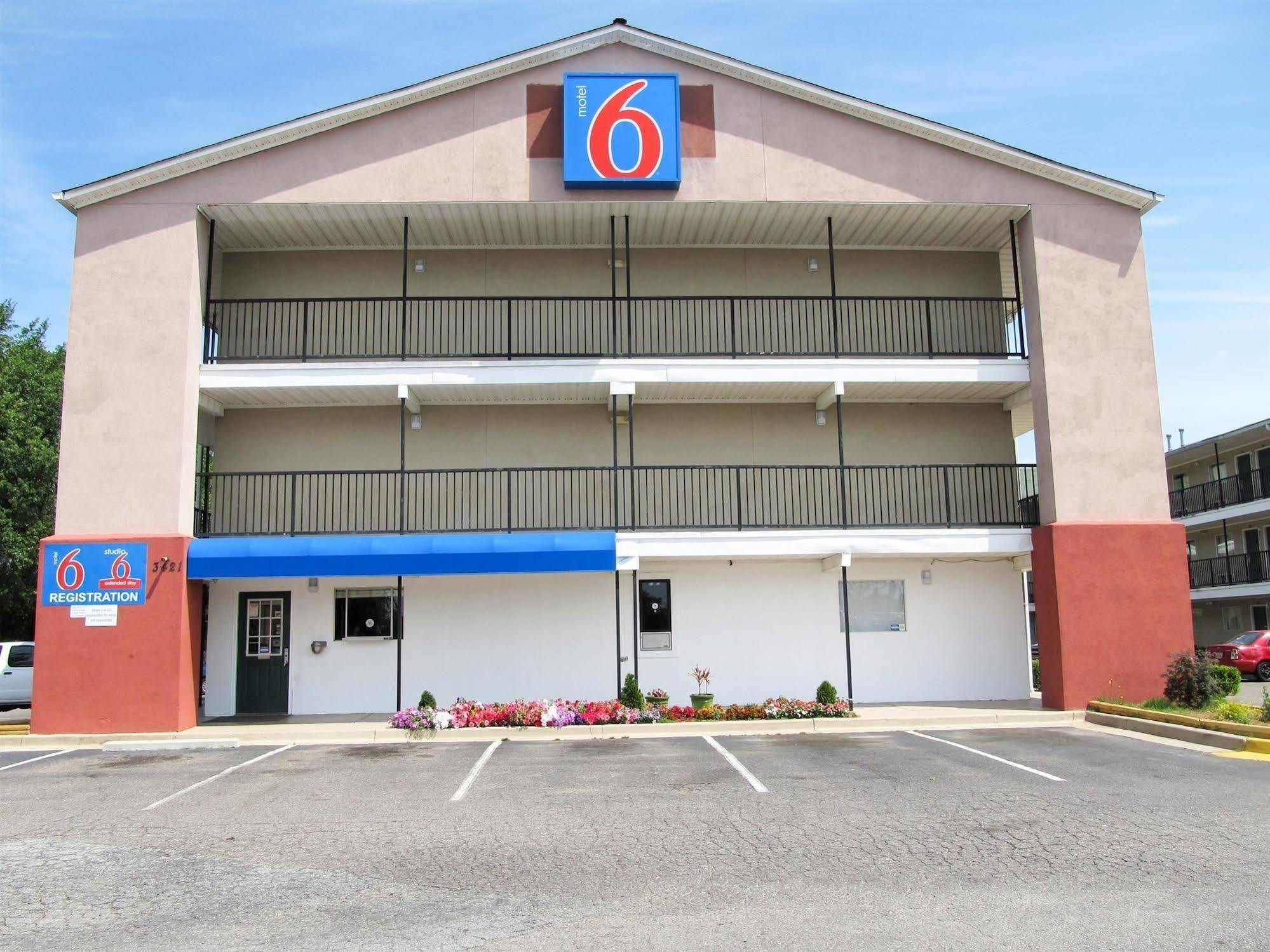 6号套房酒店-奥古斯塔 奧古斯塔 外观 照片